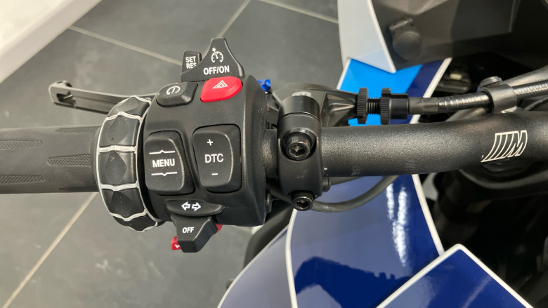 BMW M1000XR (24MY)